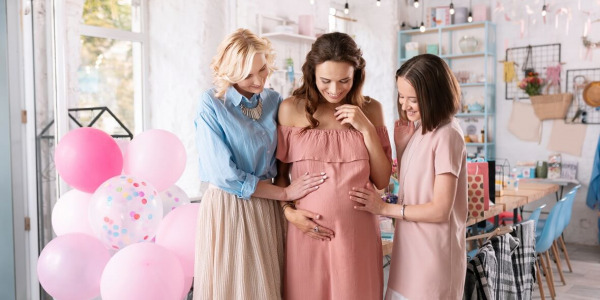 Prezent dla niemowlaka – co kupić na baby shower lub pierwsze odwiedziny?